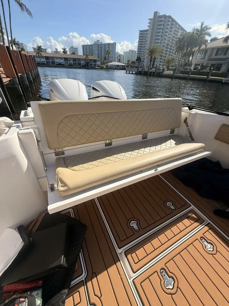 Slide: The Image of Intrepid 345 Nomad FE 2019 - 19