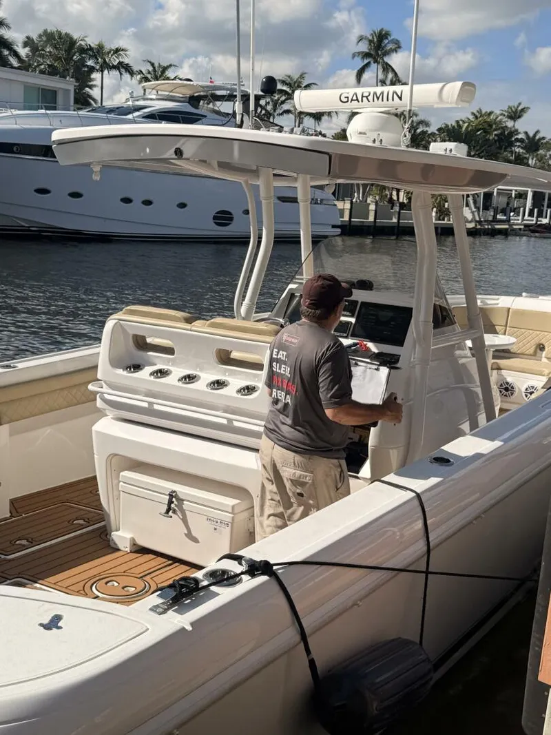 Slide: The Image of Intrepid 345 Nomad FE 2019 - 24