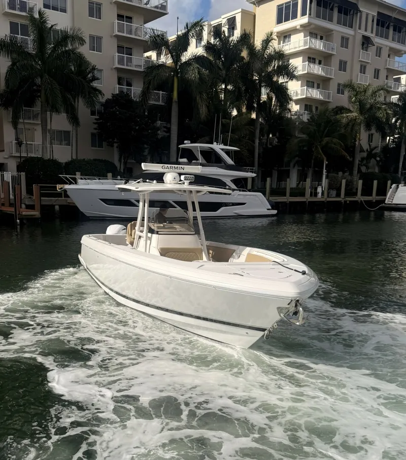 Slide: The Image of Intrepid 345 Nomad FE 2019 - 5