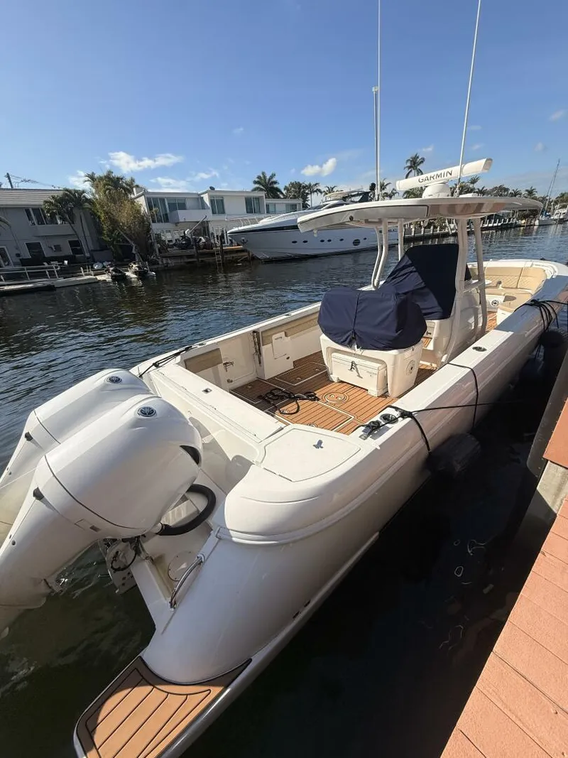 Slide: The Image of Intrepid 345 Nomad FE 2019 - 6