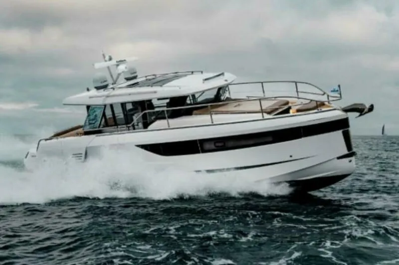 The Image of Wellcraft 44 Explorer 2026 - 0