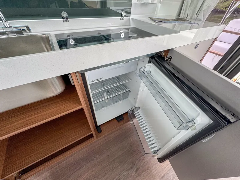 Slide: The Image of Beneteau Antares 11 2026 - 12