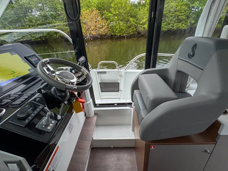 Slide: The Image of Beneteau Antares 11 2026 - 13