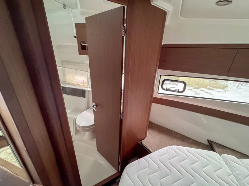 Slide: The Image of Beneteau Antares 11 2026 - 20
