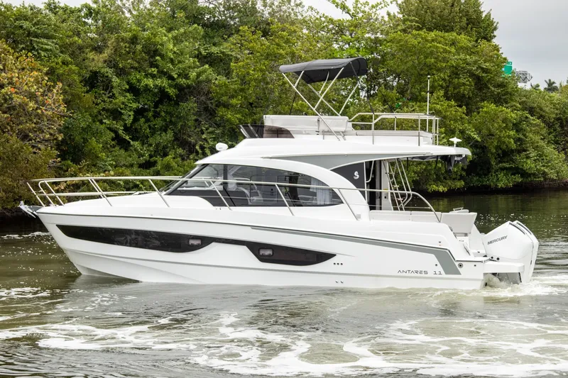 Slide: The Image of Beneteau Antares 11 2026 - 3
