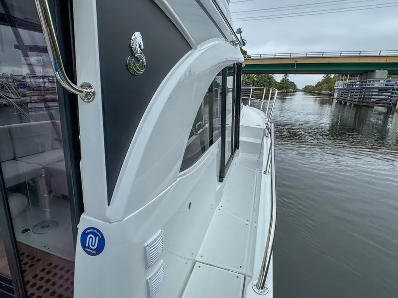 Slide: The Image of Beneteau Antares 11 2026 - 32