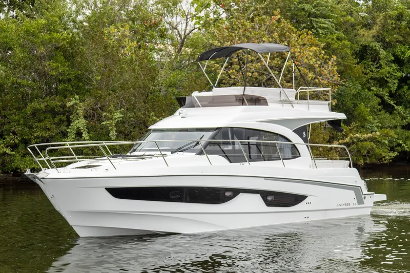 Slide: The Image of Beneteau Antares 11 2026 - 4