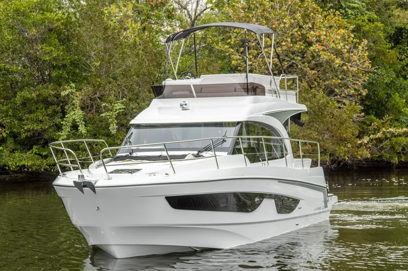 Slide: The Image of Beneteau Antares 11 2026 - 5