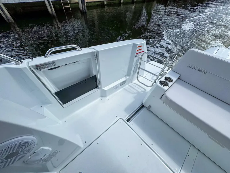 Slide: The Image of Beneteau Antares 9 2026 - 12