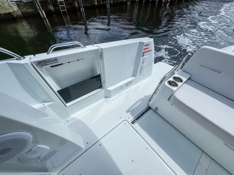 Slide: The Image of Beneteau Antares 9 2026 - 13