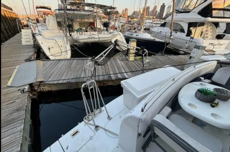 Slide: The Image of Carver Yachts 530 Voyager 1998 - 14