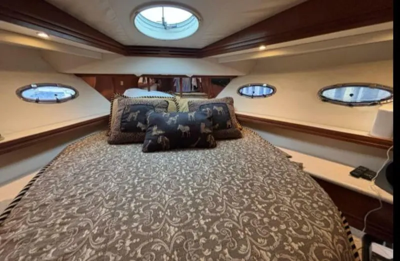 Slide: The Image of Carver Yachts 530 Voyager 1998 - 17
