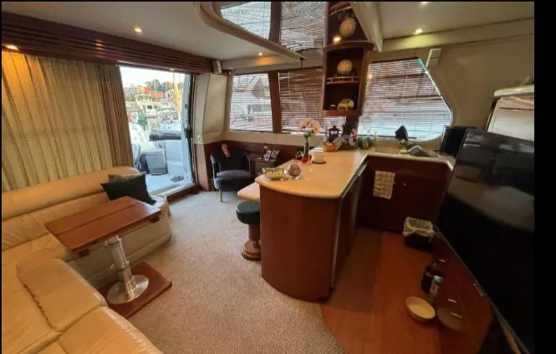 Slide: The Image of Carver Yachts 530 Voyager 1998 - 18