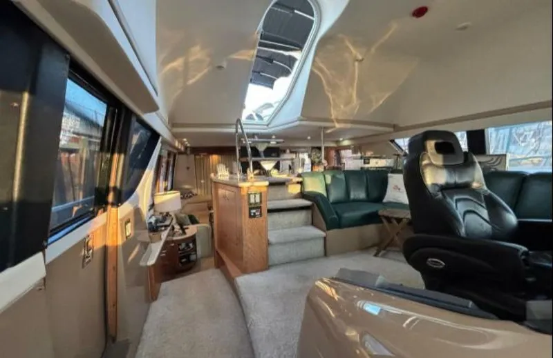 Slide: The Image of Carver Yachts 530 Voyager 1998 - 2