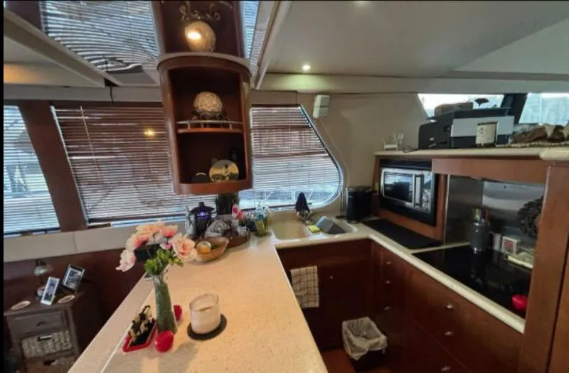 Slide: The Image of Carver Yachts 530 Voyager 1998 - 20