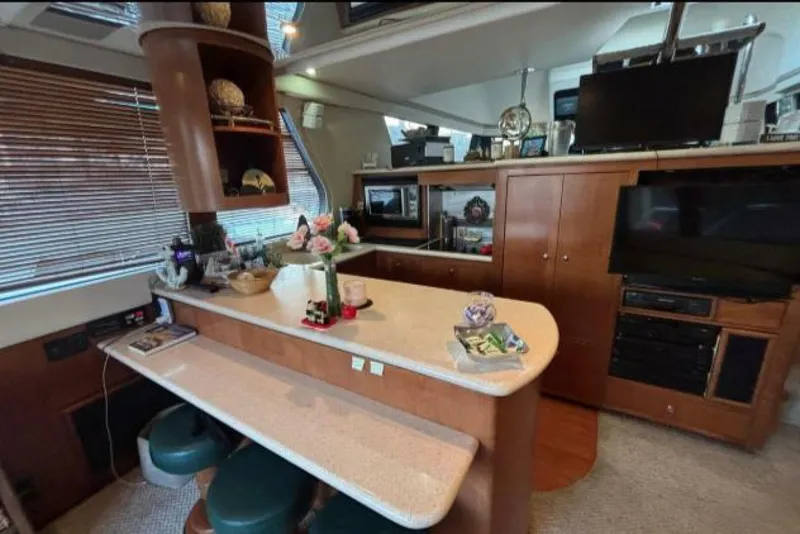 Slide: The Image of Carver Yachts 530 Voyager 1998 - 22