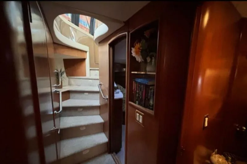 Slide: The Image of Carver Yachts 530 Voyager 1998 - 25