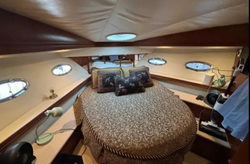 Slide: The Image of Carver Yachts 530 Voyager 1998 - 27