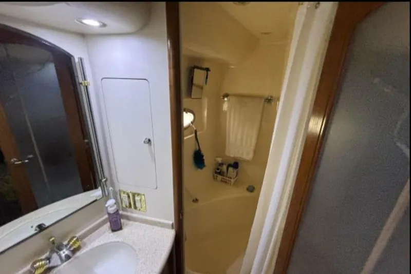 Slide: The Image of Carver Yachts 530 Voyager 1998 - 29