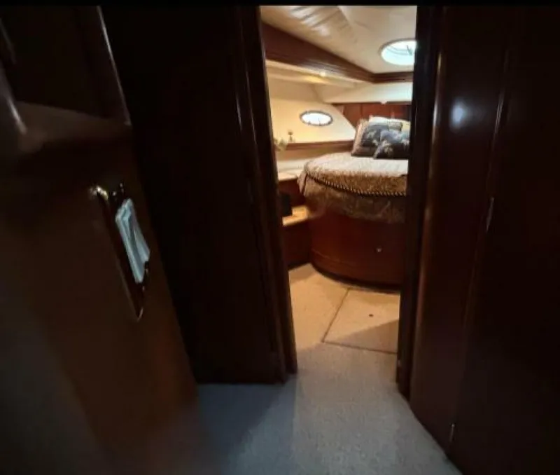 Slide: The Image of Carver Yachts 530 Voyager 1998 - 32
