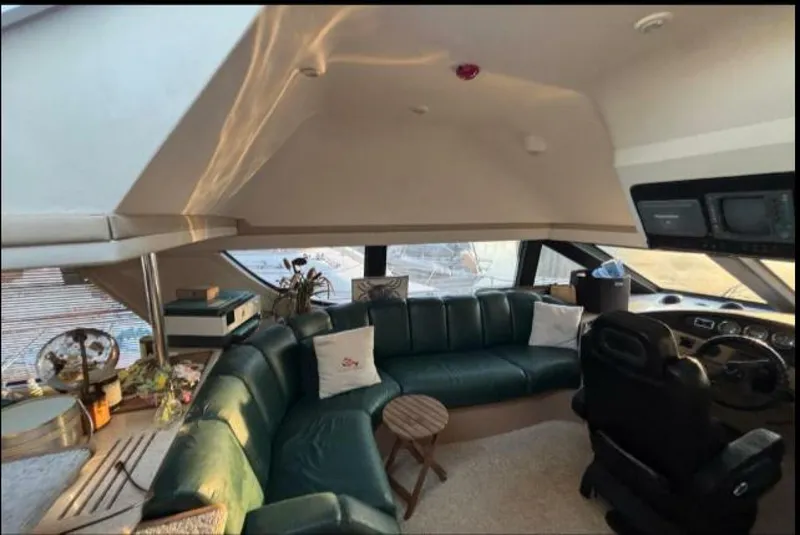 Slide: The Image of Carver Yachts 530 Voyager 1998 - 43