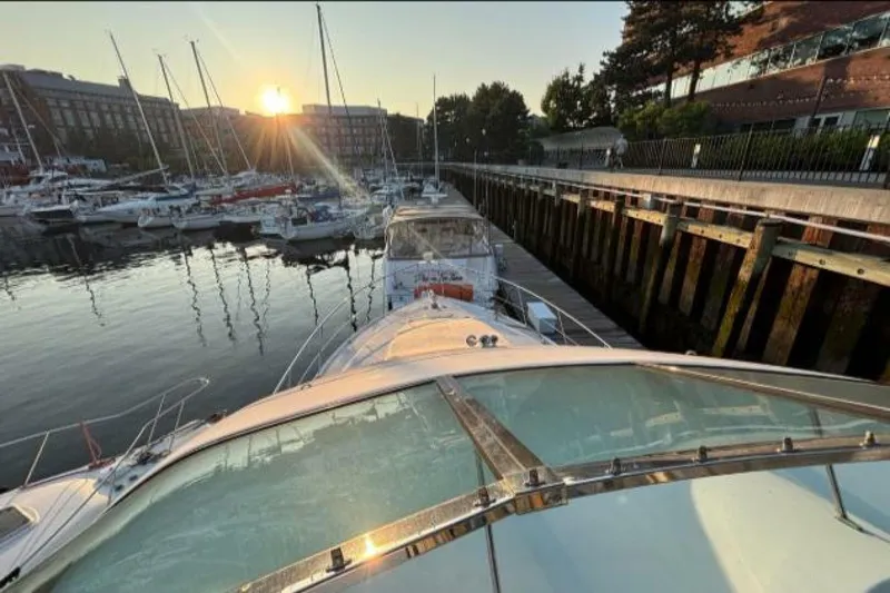 Slide: The Image of Carver Yachts 530 Voyager 1998 - 45