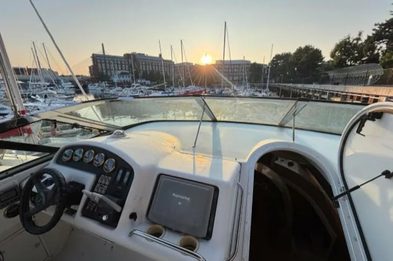 Slide: The Image of Carver Yachts 530 Voyager 1998 - 46