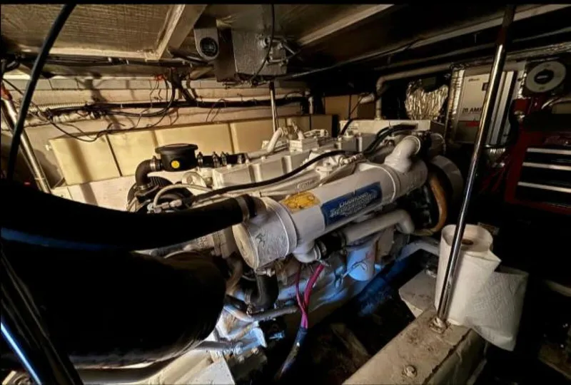 Slide: The Image of Carver Yachts 530 Voyager 1998 - 51