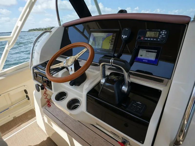 Slide: The Image of Chris-Craft Catalina 34 2018 - 9