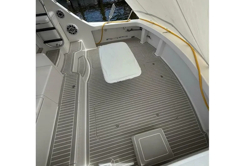 Slide: The Image of Hatteras GT54 2013 - 3
