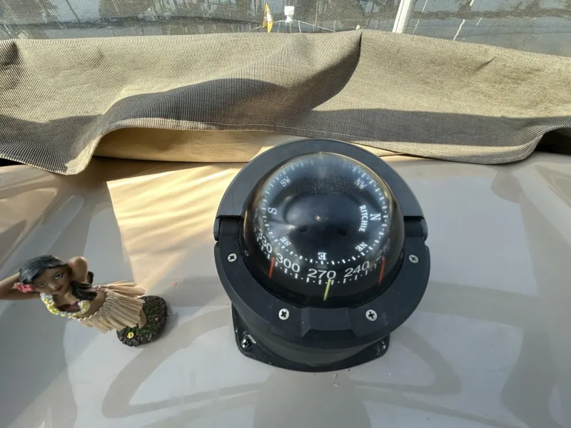Slide: The Image of Carver Yachts 366 MY 2005 - 13
