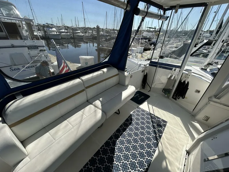 Slide: The Image of Carver Yachts 366 MY 2005 - 25