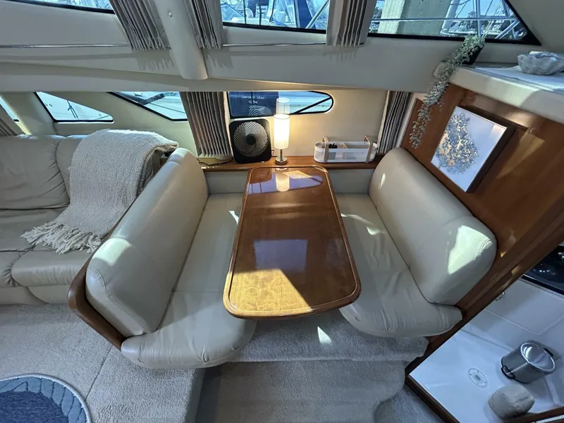 Slide: The Image of Carver Yachts 366 MY 2005 - 32