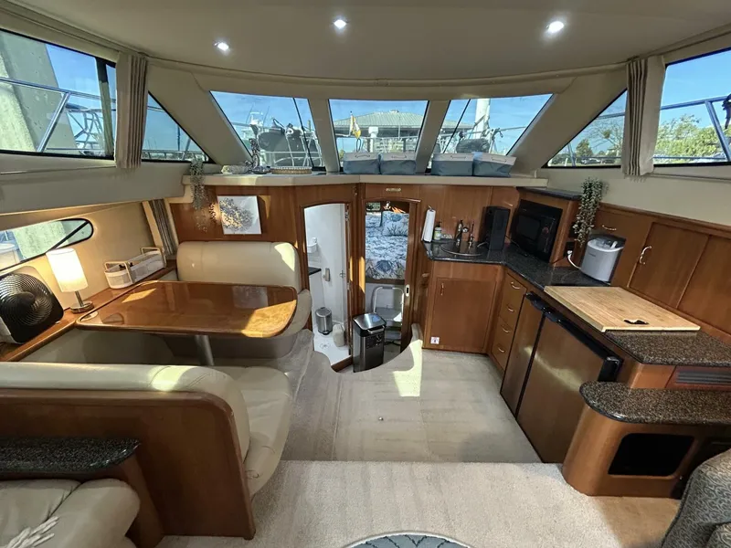 Slide: The Image of Carver Yachts 366 MY 2005 - 33