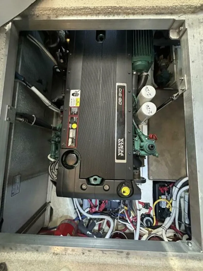 Slide: The Image of Carver Yachts 366 MY 2005 - 57