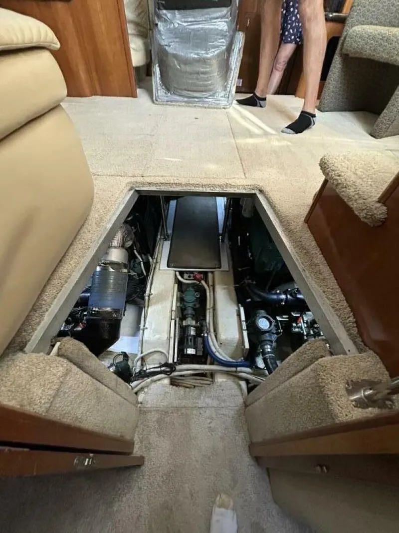 Slide: The Image of Carver Yachts 366 MY 2005 - 67