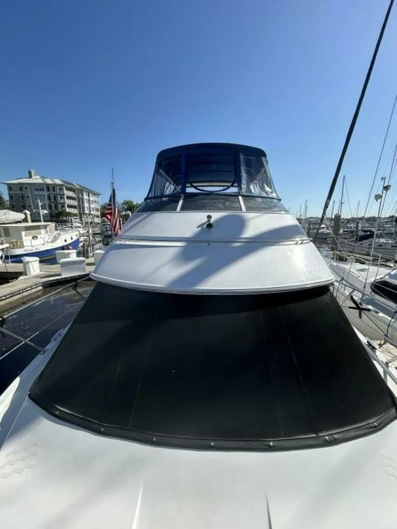 Slide: The Image of Carver Yachts 366 MY 2005 - 8