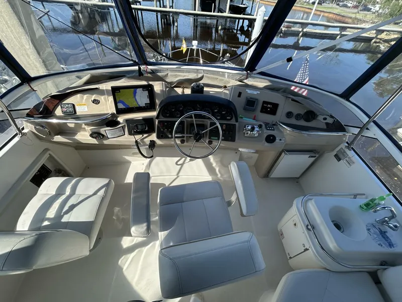 Slide: The Image of Carver Yachts 366 MY 2005 - 9