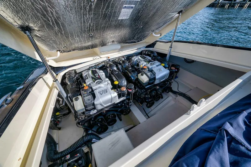 Slide: The Image of Chris-Craft 34 Launch 2021 - 32