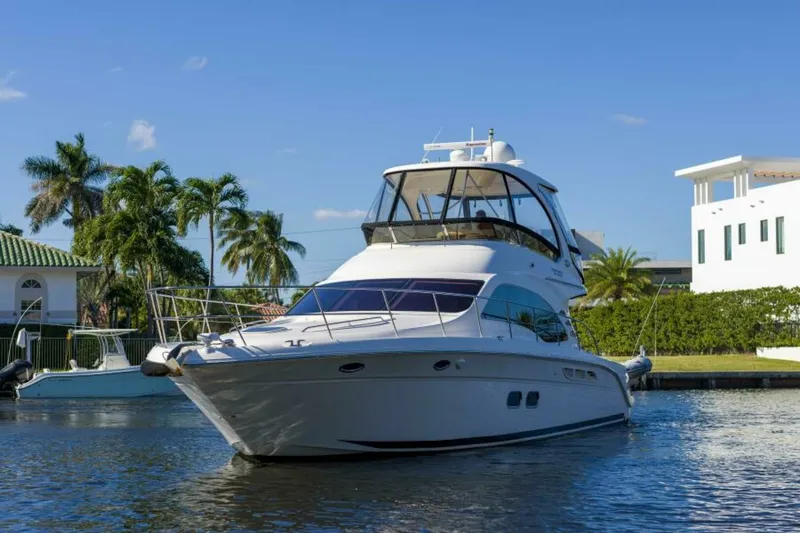 The Image of Sea Ray 520 Sedan Bridge 2013 - 0