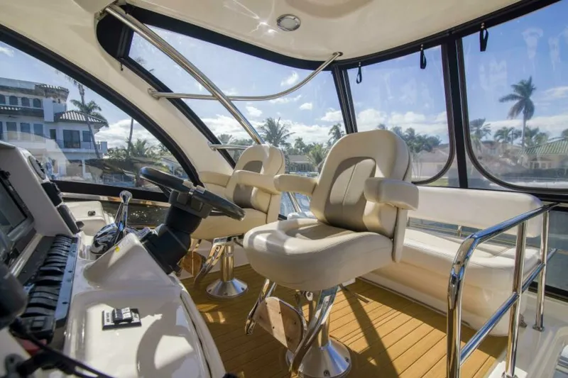 Slide: The Image of Sea Ray 520 Sedan Bridge 2013 - 27