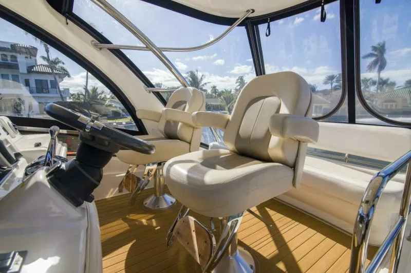 Slide: The Image of Sea Ray 520 Sedan Bridge 2013 - 28