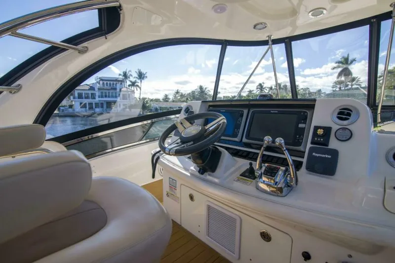 Slide: The Image of Sea Ray 520 Sedan Bridge 2013 - 32