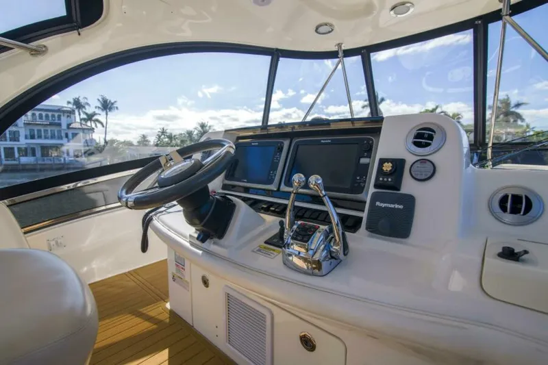 Slide: The Image of Sea Ray 520 Sedan Bridge 2013 - 33