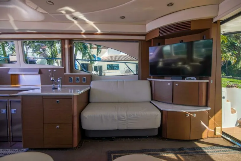 Slide: The Image of Sea Ray 520 Sedan Bridge 2013 - 5