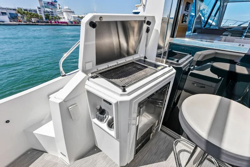 Slide: The Image of Cruisers 54 Cantius 2019 - 24