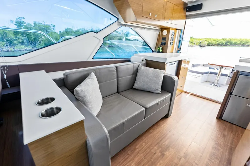 Slide: The Image of Cruisers 54 Cantius 2019 - 37