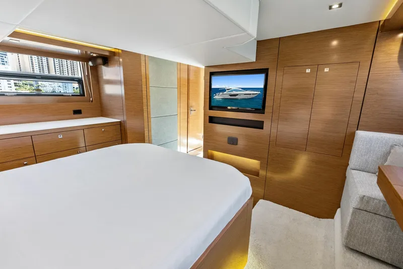 Slide: The Image of Cruisers 54 Cantius 2019 - 46