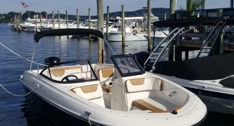 The Image of Bayliner VR4 Bowrider OB 2019 - 0