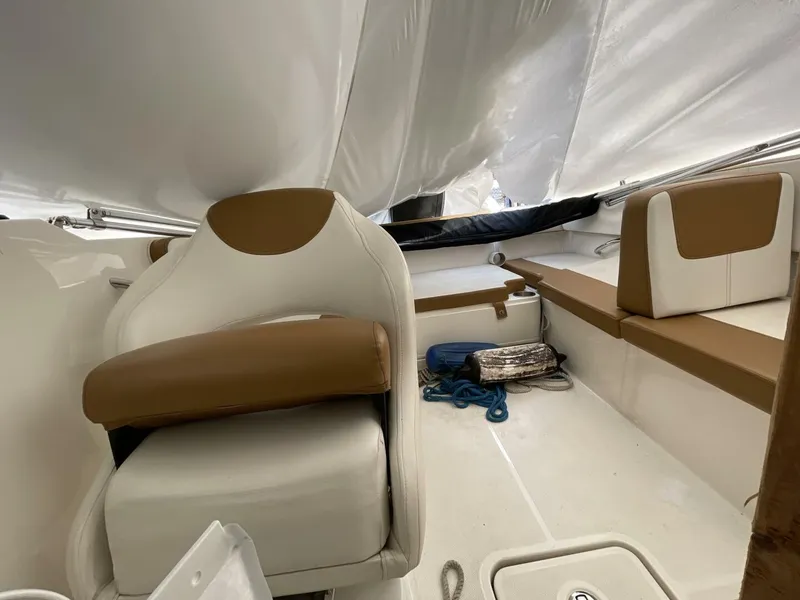 Slide: The Image of Bayliner VR4 Bowrider OB 2019 - 7